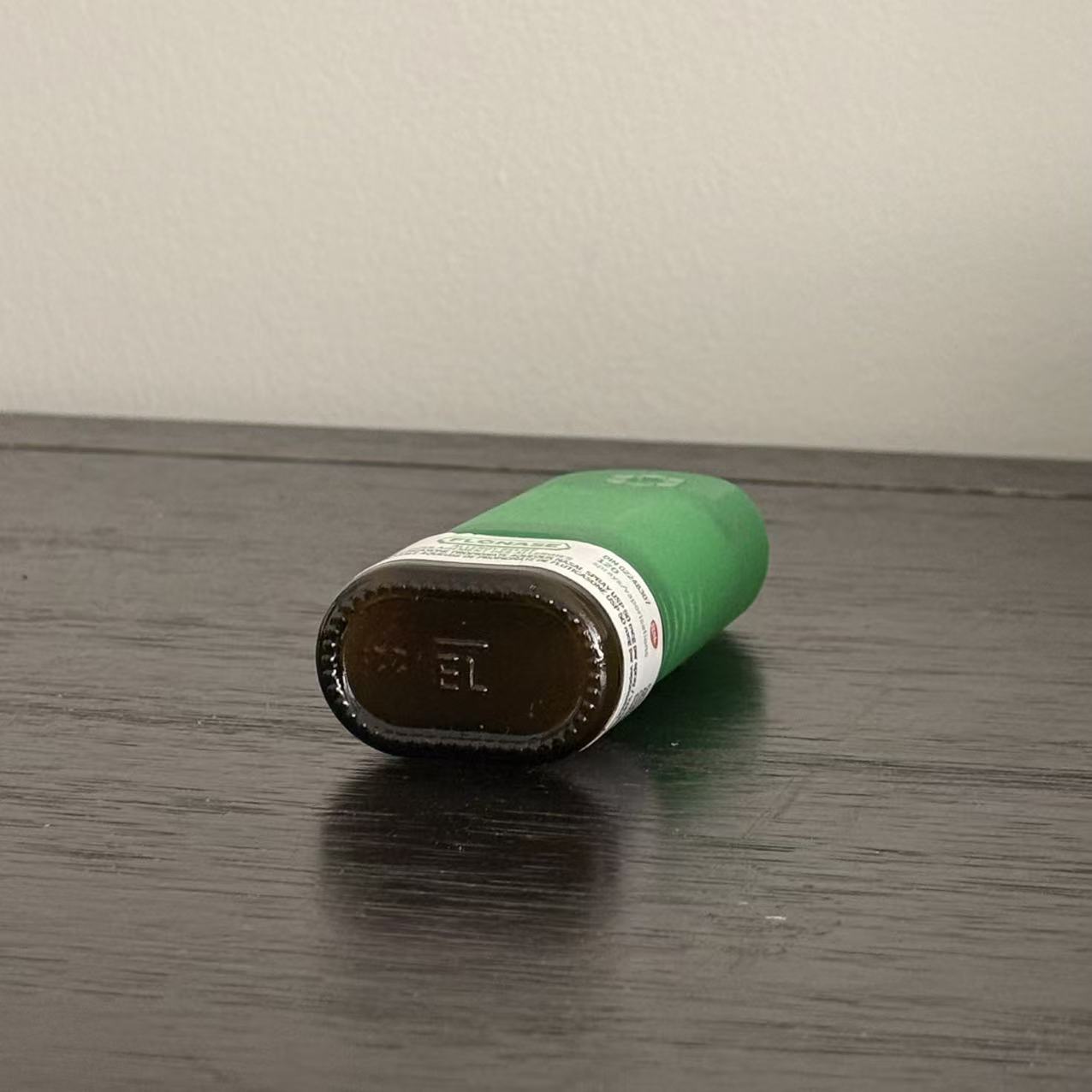 This is a medicine for treating nasal allergies that I took from another perspective. The reason I chose it is because of its classic appearance.